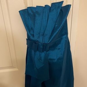 Teal, blue-green, emerald color, Daisy brand, Small